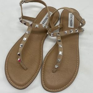 Sandals with studs